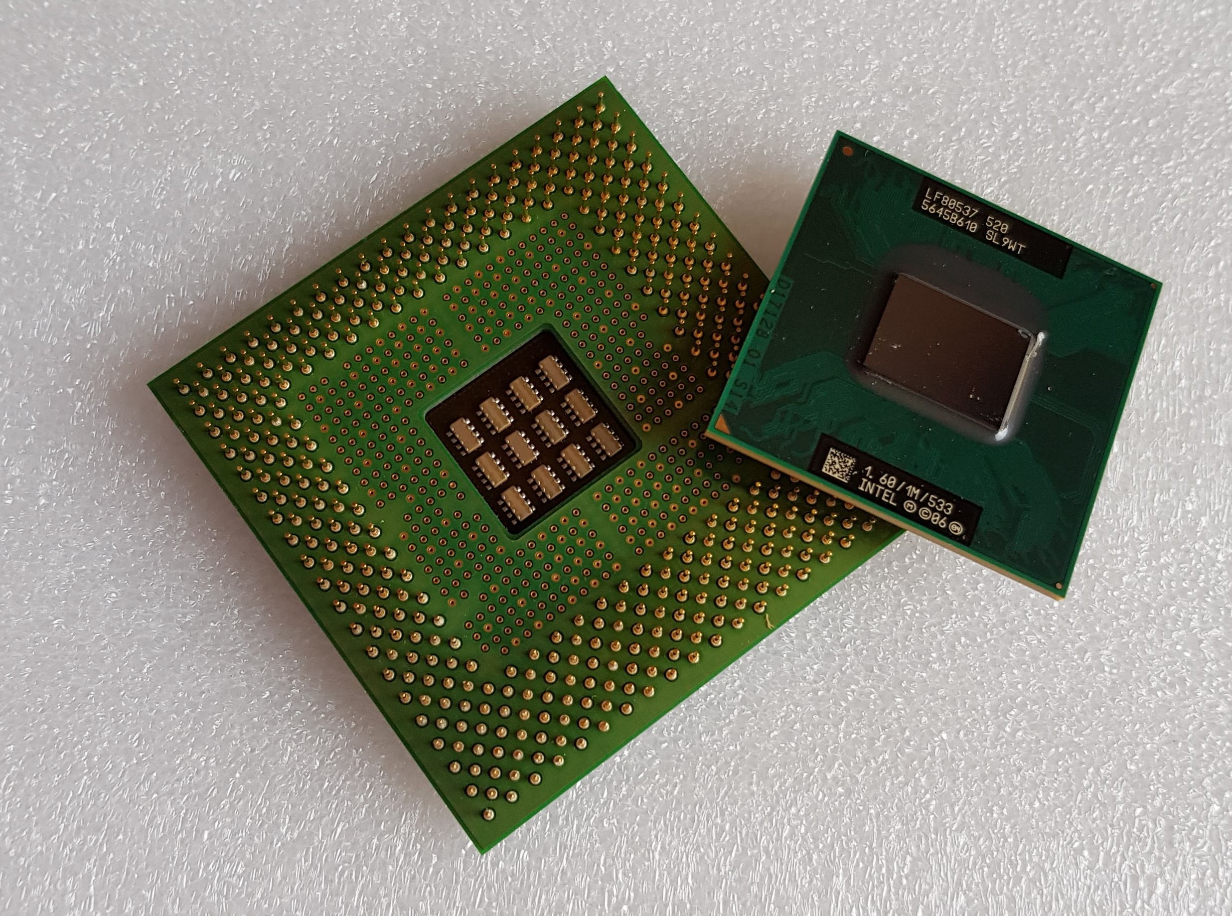 an image of 2 CPU types